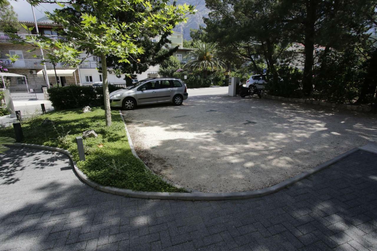 Apartments Besker Makarska Exterior foto