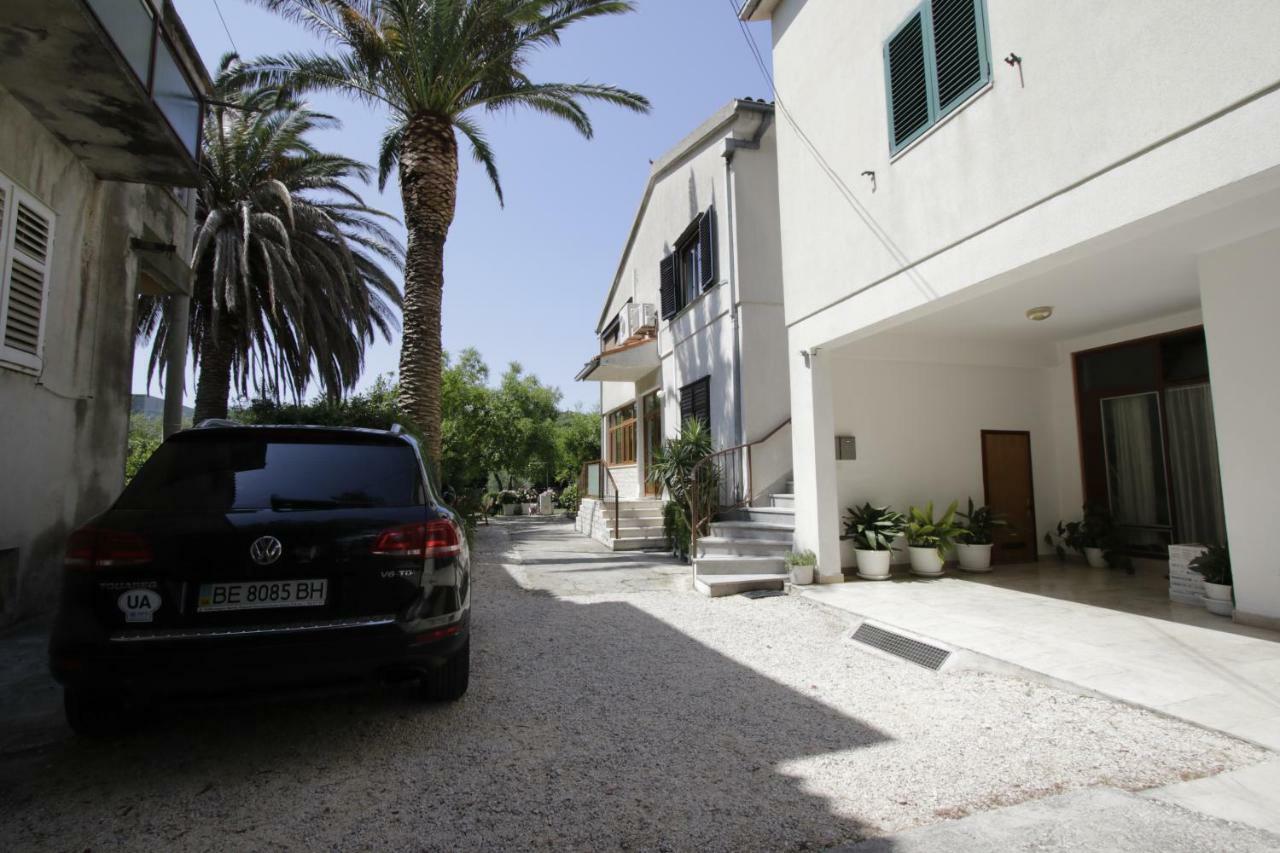Apartments Besker Makarska Exterior foto