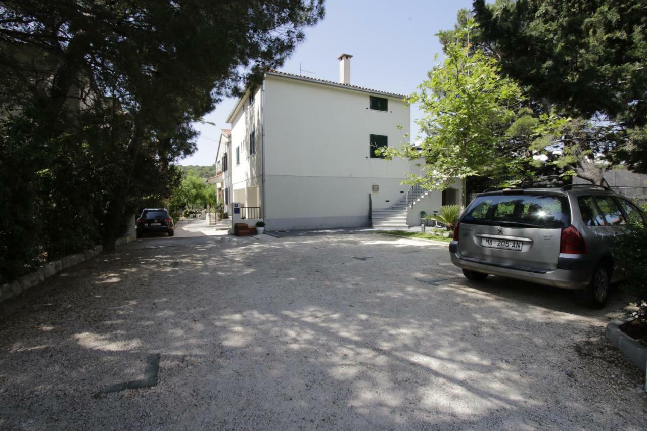 Apartments Besker Makarska Exterior foto